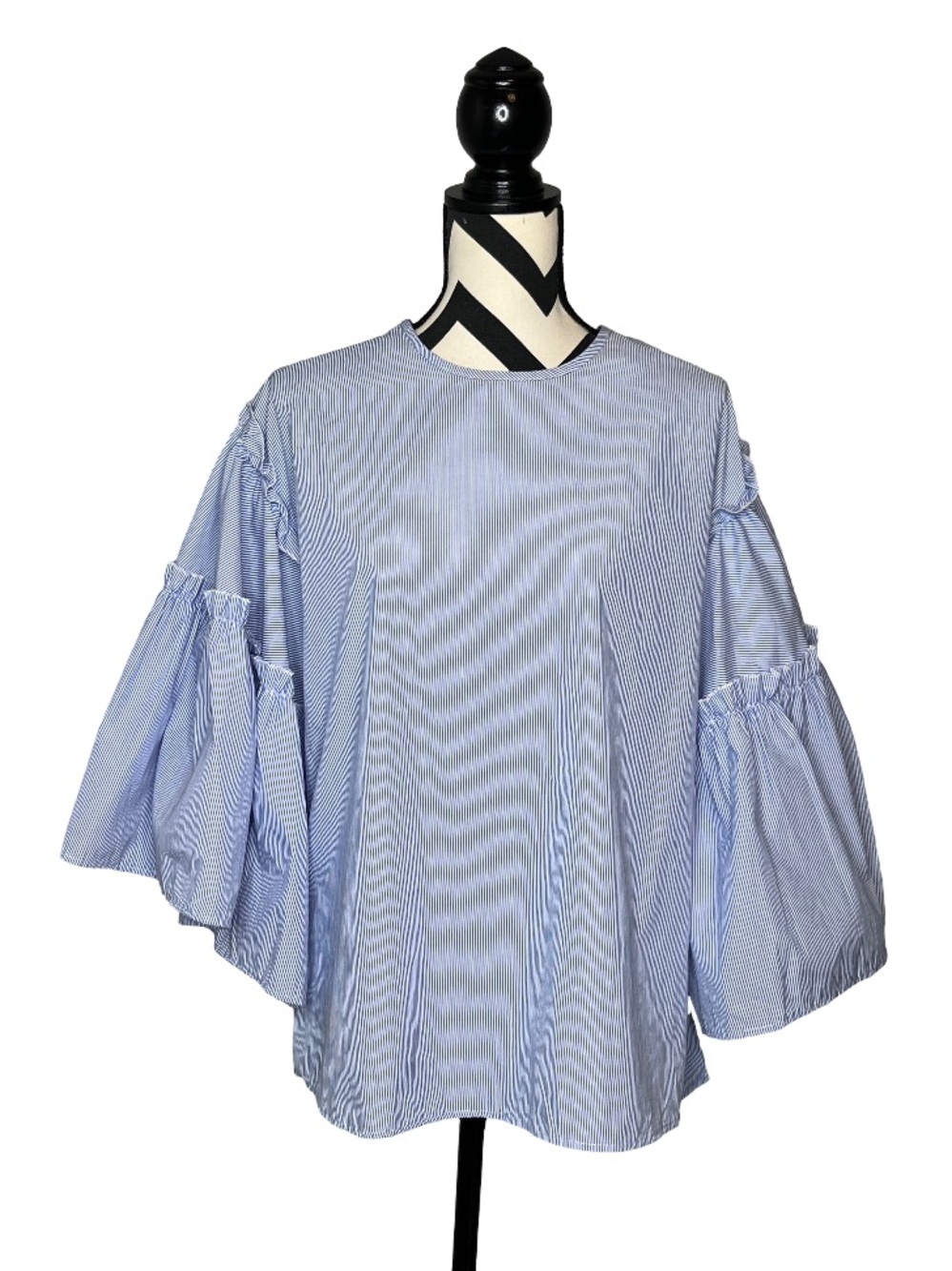 DRA Sz M Striped Ruffle Bell-Sleeve Coastal Preppy Blouse